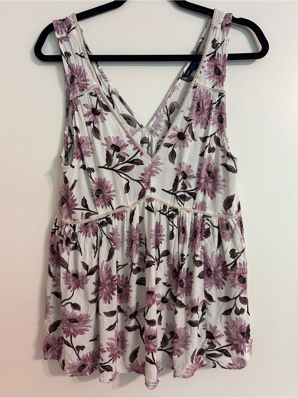 American Eagle V-Neck Floral Top